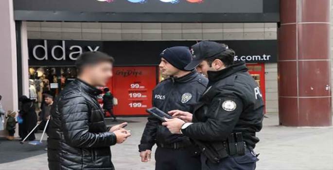 25 göçmen, Mobil Göç Noktası aracıyla denetlendi