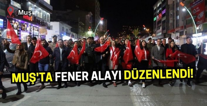 29 Ekim coşkusu: Muş'ta fener alayı düzenlendi! 