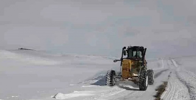 Ağrı'da Tendürek Geçidi ulaşıma açıldı