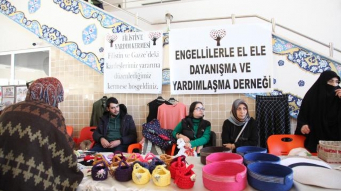 Ahlat'a engelliler ve aileleri, Gazze yararına kermes düzenledi