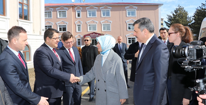 Aile ve Sosyal Hizmetler Bakanı Göktaş, Erzurum'da ziyaretlerde bulundu