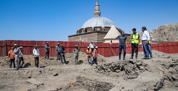 AK Parti Van Milletvekili Türkmenoğlu 