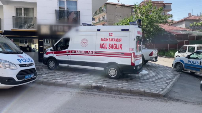 Alacak verecek  kavgası, 2 kardeş tabancayla yaralandı