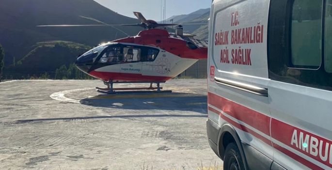 Ambulans helikopter 18 yaşındaki hasta için havalandı