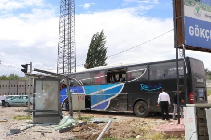 Ankara Mamak'ta otobüs minibüse çarptı