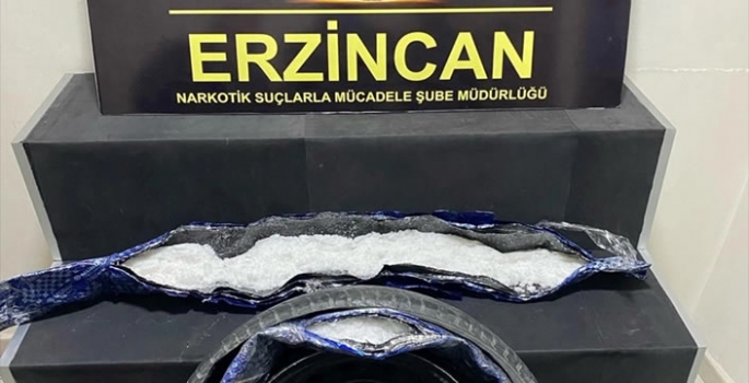 Aracın stepnesinde 4 kilogram uyuşturucu ele geçirildi