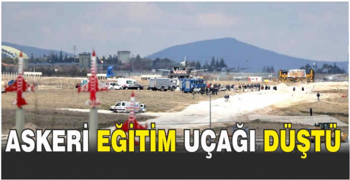 Askeri eğitim uçağı düştü