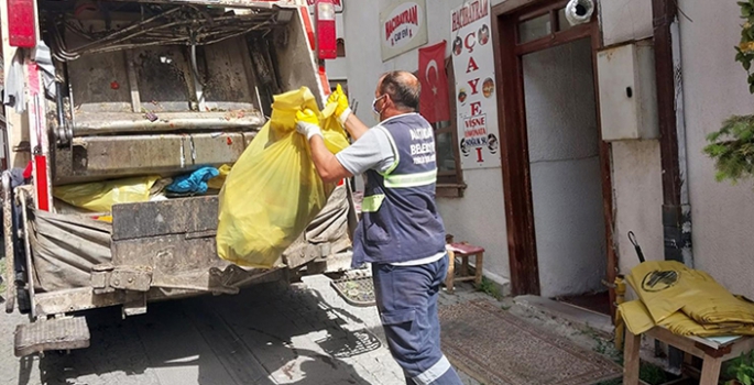 Başkentte belediye ekiplerinin temizlediği evden 2 kamyon çöp çıktı