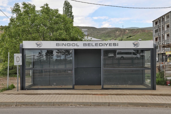 Bingöl Belediyesi otobüs duraklarını yeniliyor