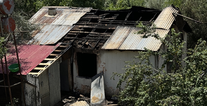 Bingöl'de çıkan yangında müstakil ev kullanılamaz hale geldi