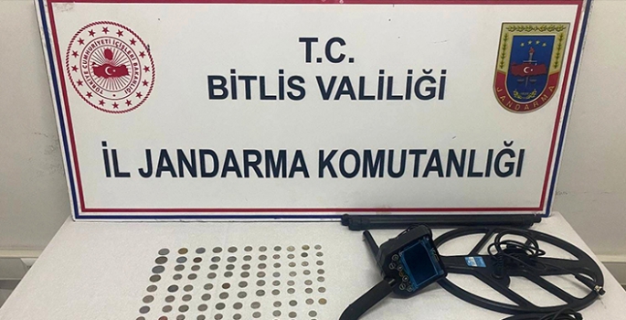 Bitlis'te düzenlenen operasyonda 97 sikke ele geçirildi