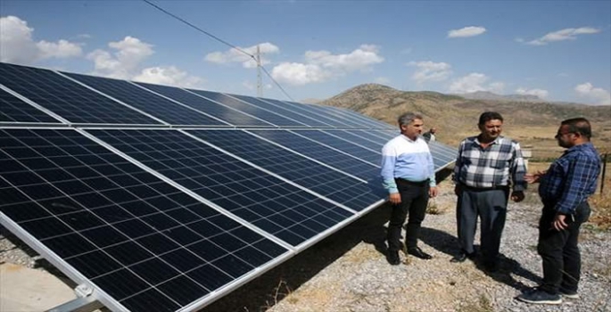 Bitlis'te güneş enerjisinden elde edilen elektrikle 60 köye su ulaştırılıyor