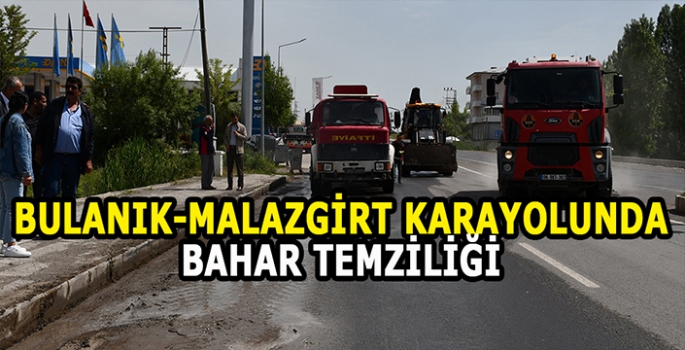 Bulanık-Malazgirt karayolunda bahar temizliği