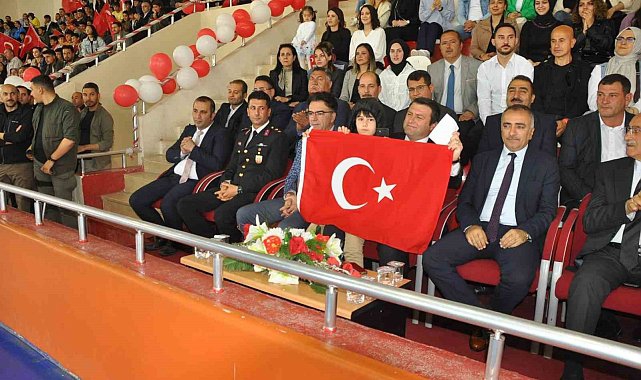 Bulanık'ta 19 Mayıs Atatürk'ü Anma Gençlik ve Spor Bayramı kutland