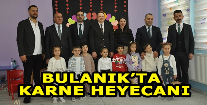 Bulanık'ta öğrenciler karne heyecanı yaşadı