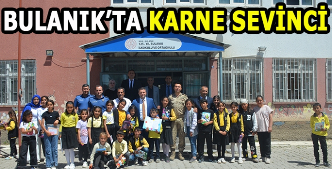 Bulanık'ta öğrenciler karne sevinci yaşadı