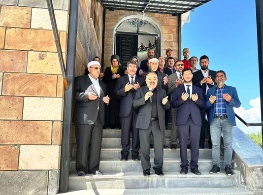 Bulanık'ta yapımı tamamlanan cami ibadete açıldı