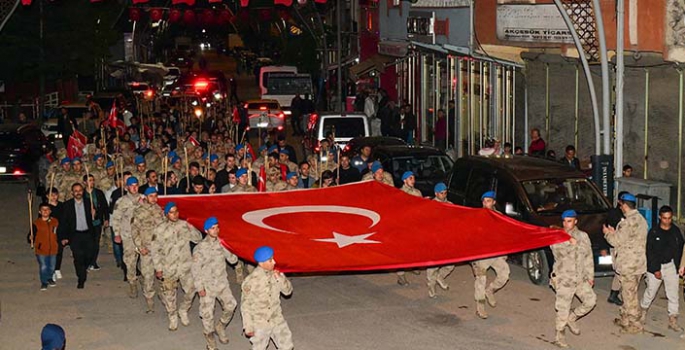 Çatak'ta 19 Mayıs yürüyüşü düzenlendi