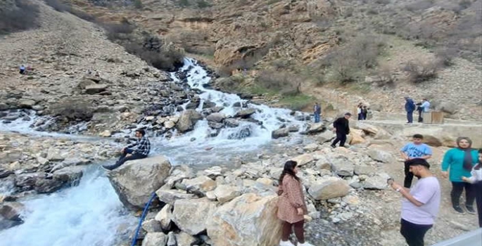 Çatak'taki Kanispi Şelalesi yeniden akmaya başladı