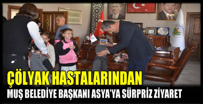 Çölyak hastalarından Muş Belediye Başkanı Asya’ya sürpriz ziyaret