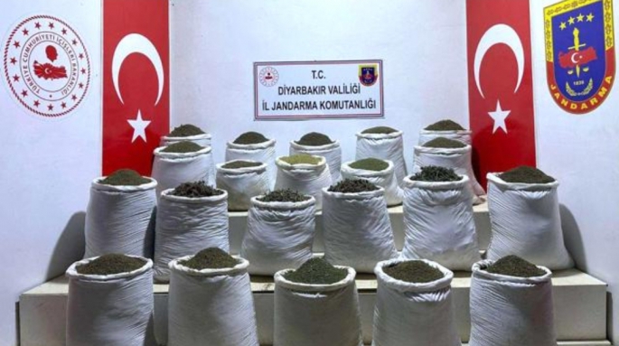 Diyarbakır'da 1 ton 148 kilogram esrar ele geçirildi