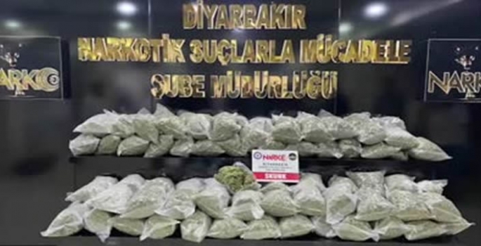 Diyarbakır'da 445 kilogram skunk ve 15 kilogram esrar ele geçirildi