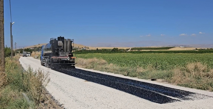 Elazığ'da Fatmalı köyünde yürütülen yol çalışmaları tamamlandı