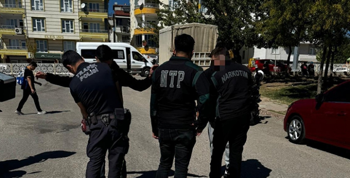 Elazığ'da polis okul önlerinde denetim yaptı