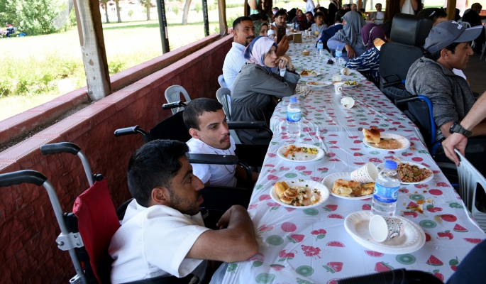 Engelli ve yaşlılara yönelik moral etkinliği düzenlendi