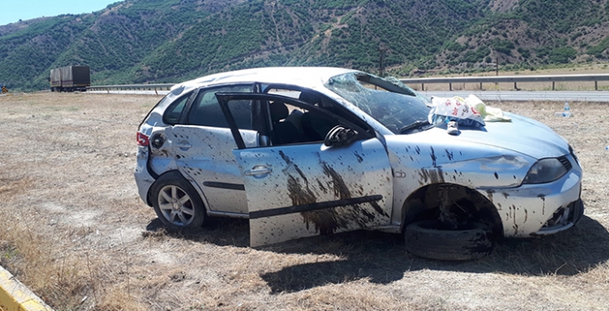 Erzincan’da devrilen otomobildeki 4 kişi yaralandı