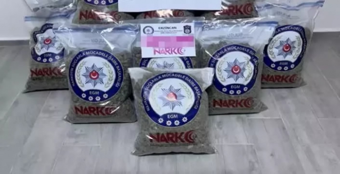 Erzincan'da durdurulan araçta 58 kilo 500 gram sentetik uyuşturucu ele geçirildi