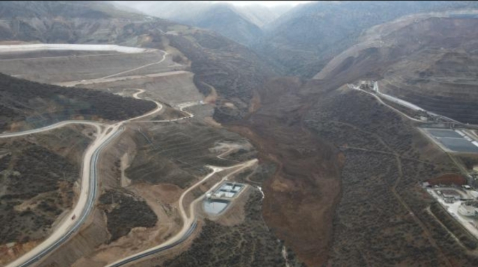  Erzincan'da maden sahasında toprak kayması: 7 gözaltı