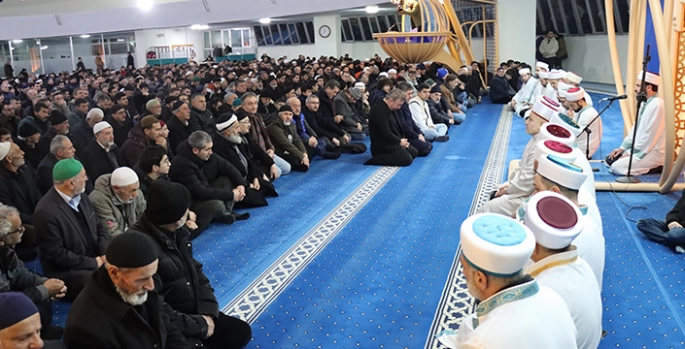 Erzincan’da sabah namazında buluşan vatandaşlar Gazze için yürüdü