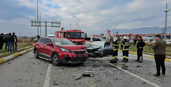 Erzincan'da zincirleme trafik kazasında 6 kişi yaralandı