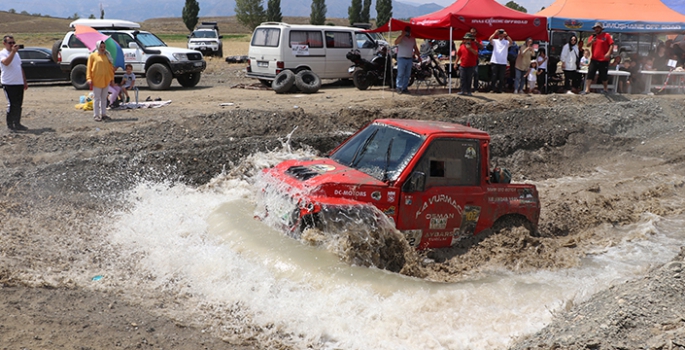 Erzincan’daki off-road yarışları başladı