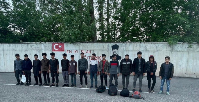 Erzurum'da 20 düzensiz göçmen yakalandı