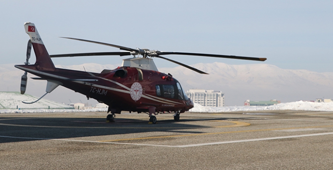 Erzurum'da kalp krizi geçiren kişi ambulans helikopterle hastaneye yetiştirildi