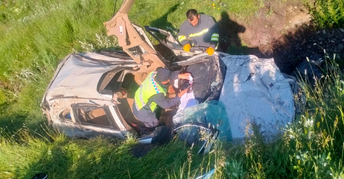 Erzurum'da şarampole devrilen araçta 1 kişi öldü, 3 kişi yaralandı