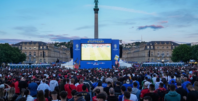 EURO 2024 coşkusu Almanya'da meydanlarda yaşanıyor