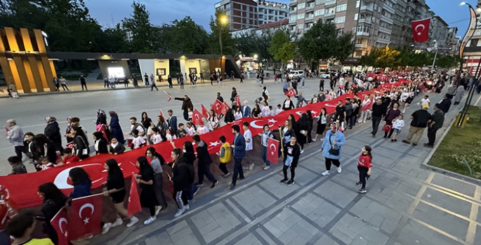 Fener alayı ve gençlik yürüyüşü düzenlendi