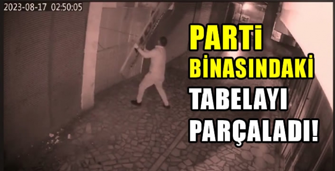 Flaş! Bıçaklı şahıstan HDP il binasına saldırı!