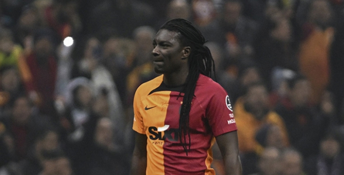 Fransız santrfor Bafetimbi Gomis futbolu bıraktı