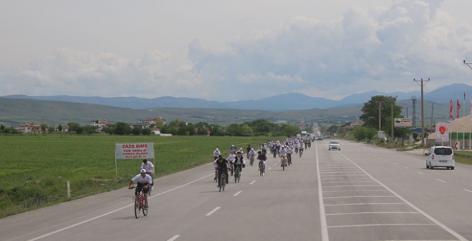 Gençlik Haftası etkinliği kapsamında bisiklet yarışması yapıldı