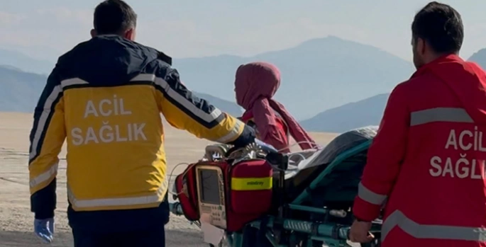 Hakkari'de 15 aylık bebek tedavisi için ambulans helikopterle Van'a gönderildi