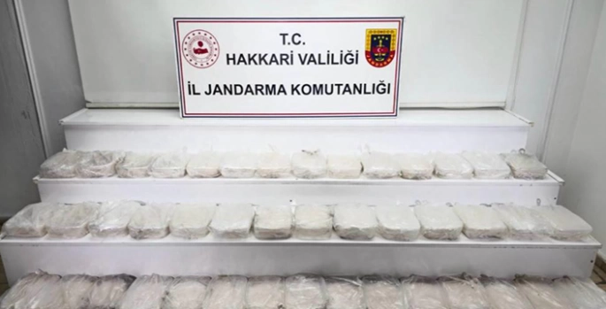 Hakkari'de 49 kilogram sentetik uyuşturucu ele geçirildi