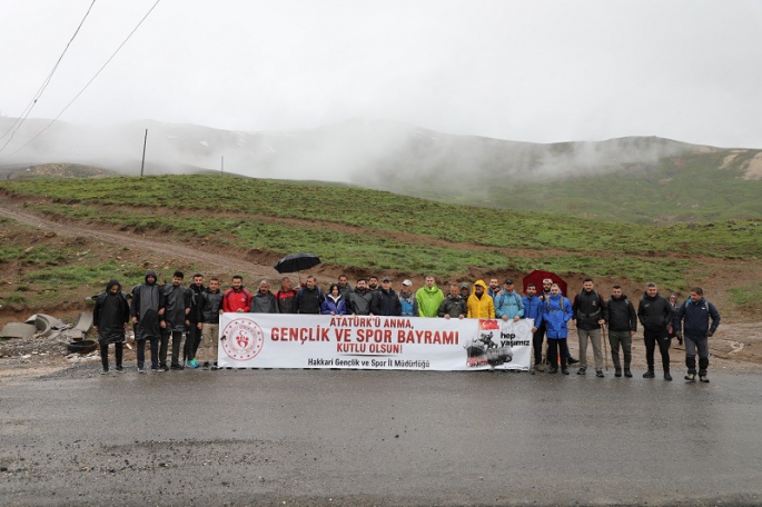 Hakkari'de doğa yürüyüşü yapıldı