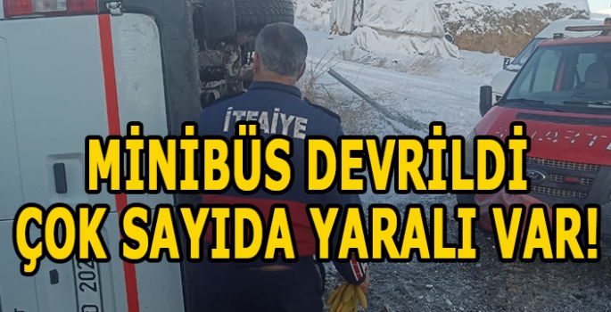 Hakkari'de öğretmenleri taşıyan minibüsün devrilmesi sonucu 11 kişi yaralandı