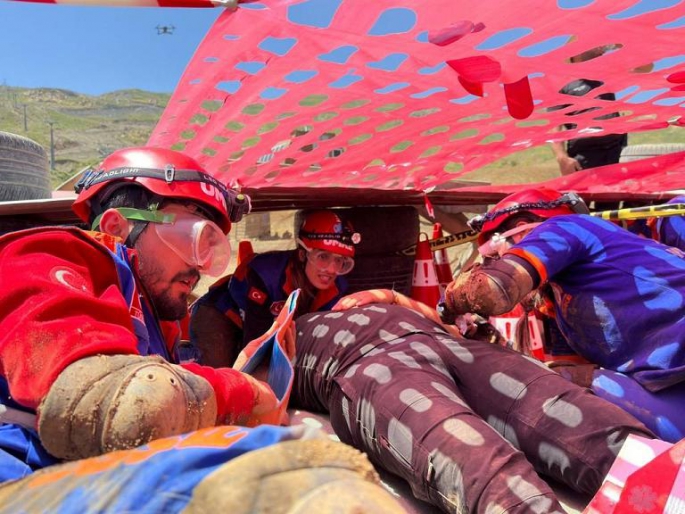 Hakkari’de sağlık personeline UMKE eğitimi verildi