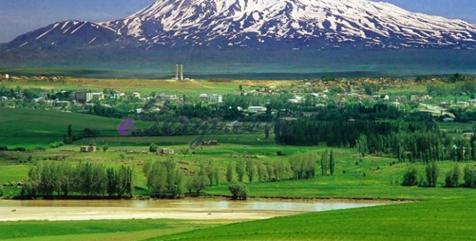 Herkes bu kare için geliyor! Süphan dağı manzaralı Malazgirt fotoğraf çekmek isteyenleri ağırlıyor