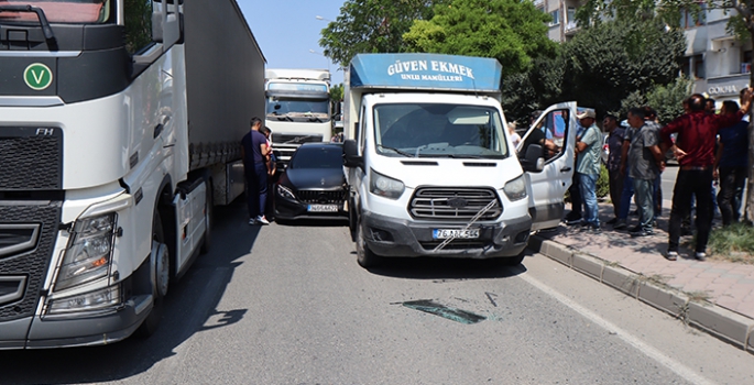 Iğdır'daki zincirleme kazada 6 araç hasar gördü